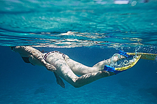 水下视角,女性,水下呼吸管,巴厘岛,印度尼西亚