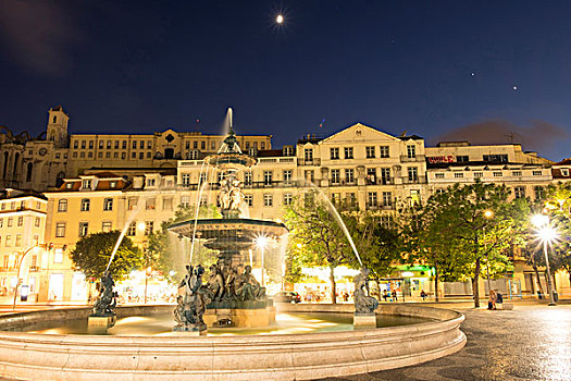 葡萄牙,里斯本,满月,织布机,上方,罗斯奥广场,喷泉,夜晚