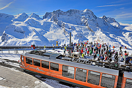 瑞士,沃州,策马特峰,滑雪胜地,戈尔内格拉特,火车站