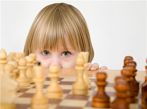 小女孩,下棋