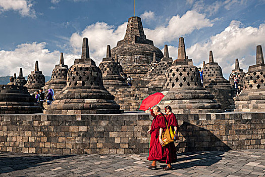 僧侣,走,佛塔,婆罗浮屠,9世纪,佛教寺庙,靠近,日惹,中爪哇,印度尼西亚