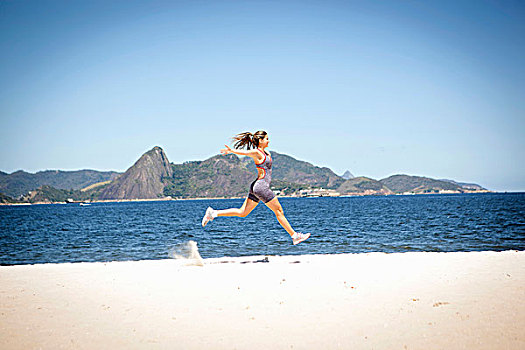 美女,跳跃,海滩,里约热内卢,巴西