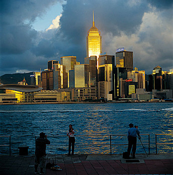 香港回归十周年图片展览从中环看湾仔建筑群