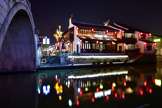 无锡清名桥景区的夜景