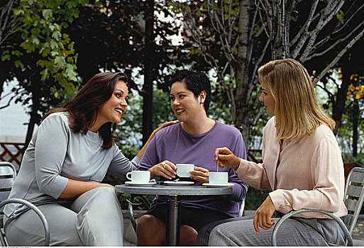 三个女人,咖啡,露天咖啡馆