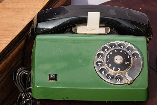 绿色复古老式电话