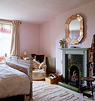 女性,卧室,涂绘,苍白,粉色,光滑面,砖,壁炉