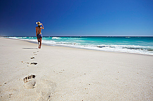 女人,走,海滩,佩思,西澳大利亚,澳大利亚