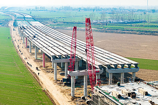 河南鹤壁,国道107京港线鹤壁境改线新建工程紧张施工