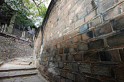 古镇五凤溪,一段老城墙