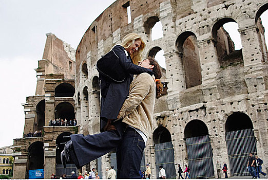 伴侣,搂抱,罗马角斗场,罗马,意大利