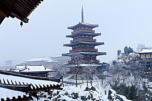 湖北襄阳影视城雪景