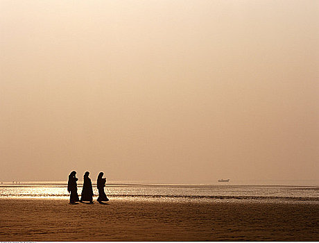三个女人,走,海滩,湾,孟加拉,西孟加拉,印度