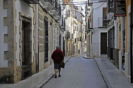老太太,走,狭窄,小巷,历史,中心,阿利坎特,白色海岸,西班牙