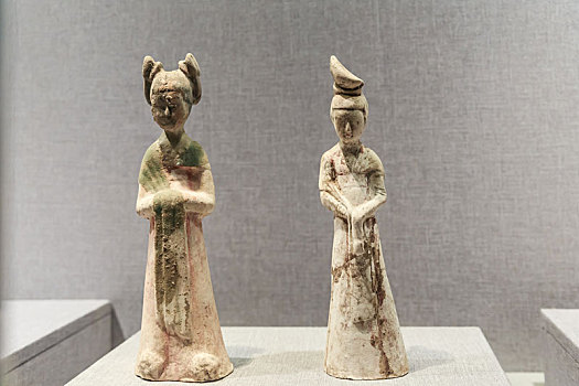 唐代彩绘单髻女俑,河南省洛阳博物馆馆藏文物