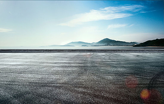 海边车痕地面