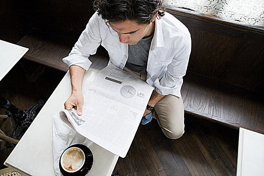 男人,读报纸,咖啡馆