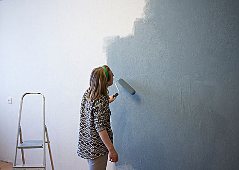 美女,施用,灰色,绘画,室内,墙壁,在家
