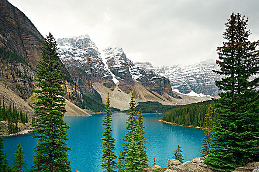冰碛湖,雪山,班芙国家公园,加拿大