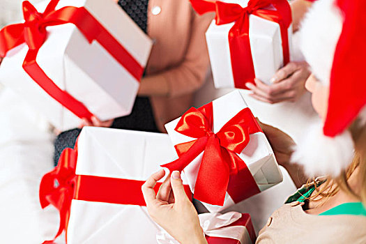 圣诞节,圣诞,高兴,冬天,人,概念,三个女人,圣诞老人,帽子,拿着,许多,礼盒