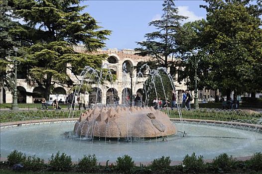喷泉,正面,维罗纳,竞技场,加尔达湖,意大利,欧洲