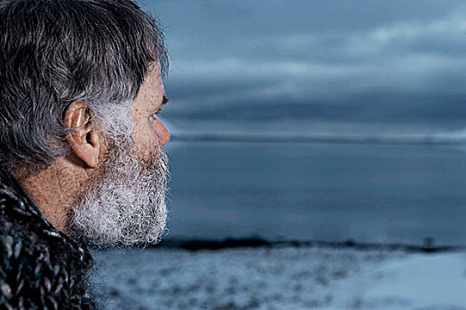 特写,男人,灰色,胡须,向外看,海洋,冬天,冰岛
