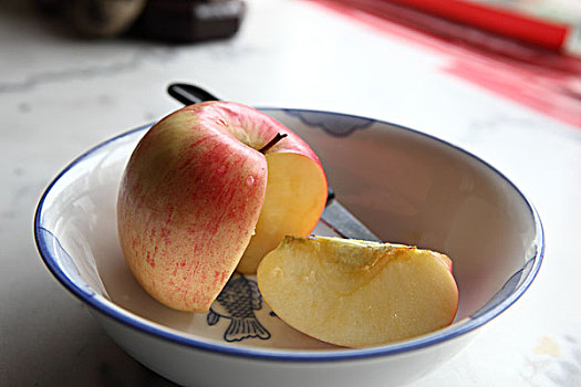 碗里装的苹果