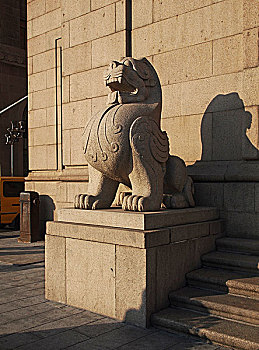 上海外滩中国银行大门口的石狮