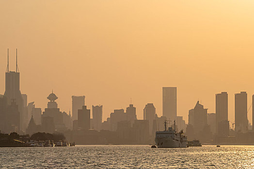 上海日落城市天际线