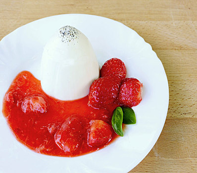 草莓,意大利布丁