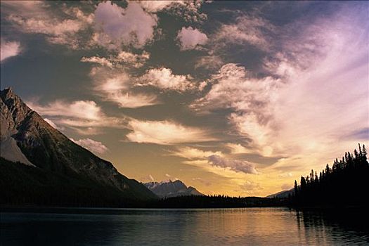 翡翠湖,云,日落,幽鹤国家公园,不列颠哥伦比亚省,加拿大