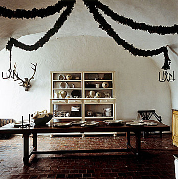 圣诞节,花环,悬挂,桶,天花板,餐厅,高处,收集,桌子