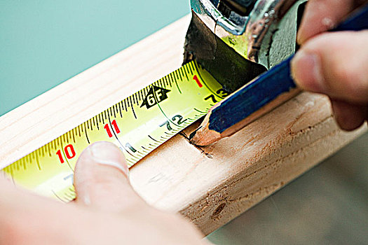 女人,测量,木板,木,标记,铅笔