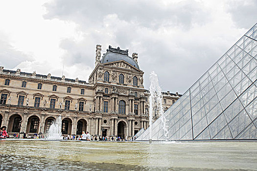 卢浮宫,玻璃金字塔,天空,喷泉
