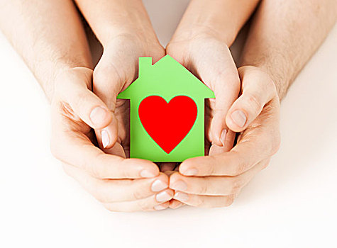 慈善,房地产,家,概念,特写,男性,女性,拿着,绿色,纸,房子,红色,心形