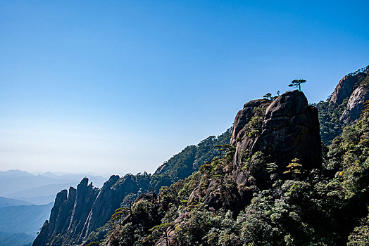 江西上饶三清山西海岸群山