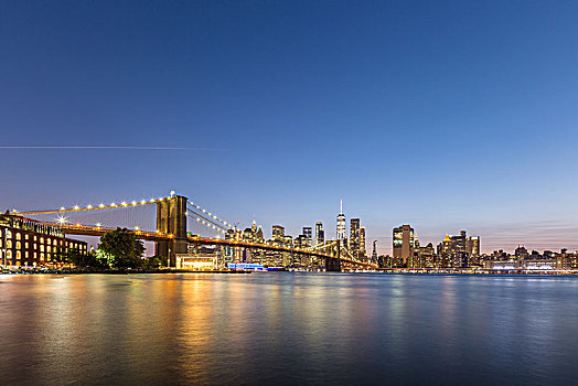 纽约曼哈顿布鲁克林大桥夜景