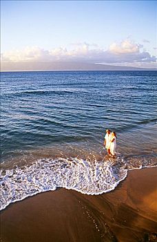 夏威夷,毛伊岛,老年,夫妻,走,岸线,日落,金光