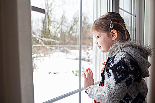 女孩,望向窗外,花园,雪中