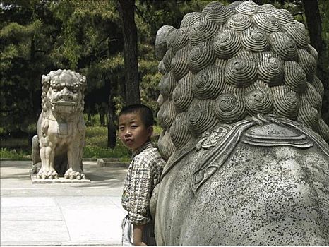 游人,游客,石头,雕塑,狮子,北京,河北,中国,亚洲