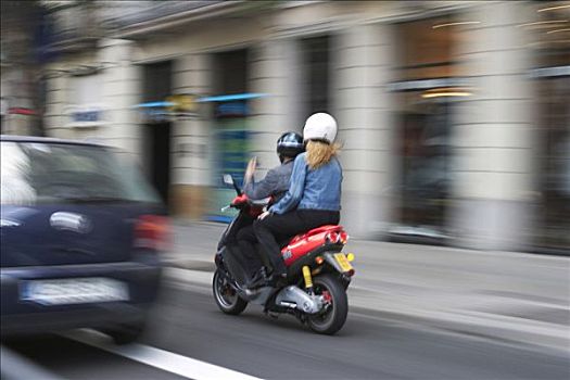 伴侣,驾驶,摩托车,城市,巴塞罗那,西班牙