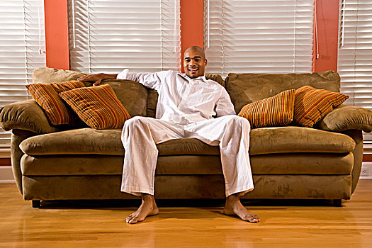 肖像,光脚,美国黑人,坐,沙发