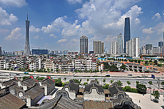 广州珠江新城新电视塔和西塔