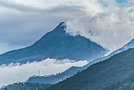 山峰云海