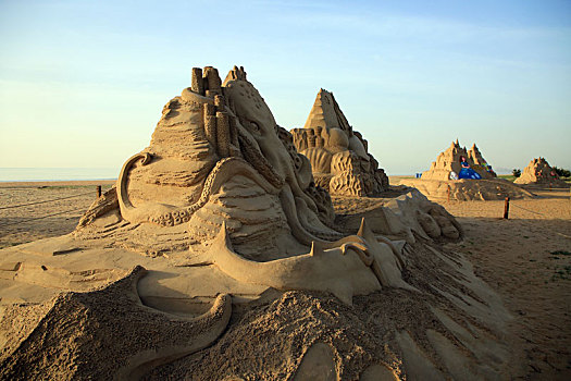 山东省日照市,沙雕艺术展成了海边一道靓丽风景线