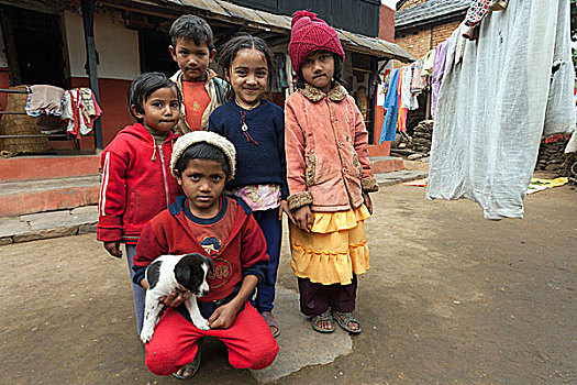 尼泊尔人,孩子,小狗,户外,房子,尼泊尔,亚洲