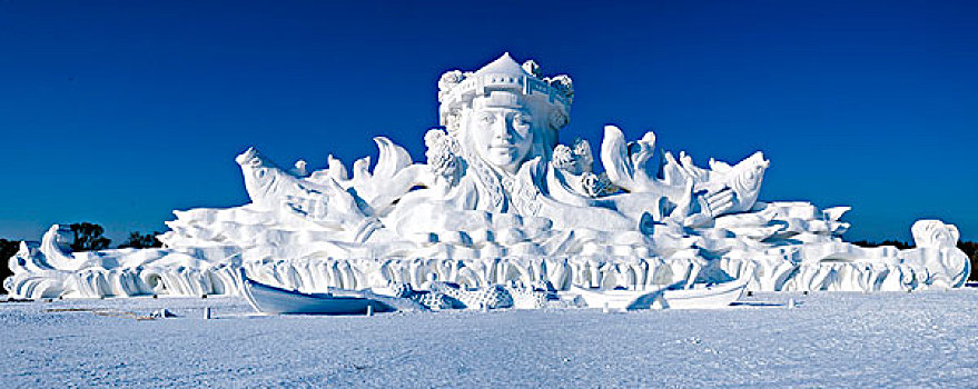 2013年哈尔滨雪博会主雕塑梦海欢歌