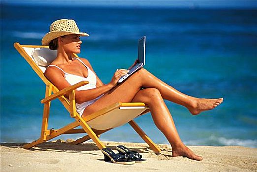 女人,草帽,坐,休闲椅,工作,笔记本电脑,海滩