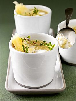 小扁豆汤,百里香,奶酪,汤杯