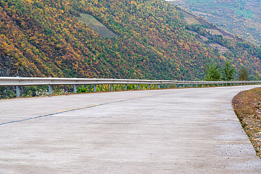 山区道路